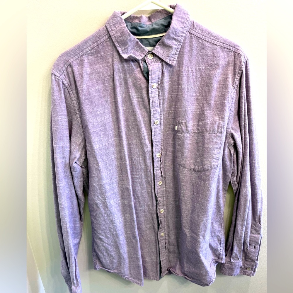 Men’s button-down shirt in light purple. Medium.